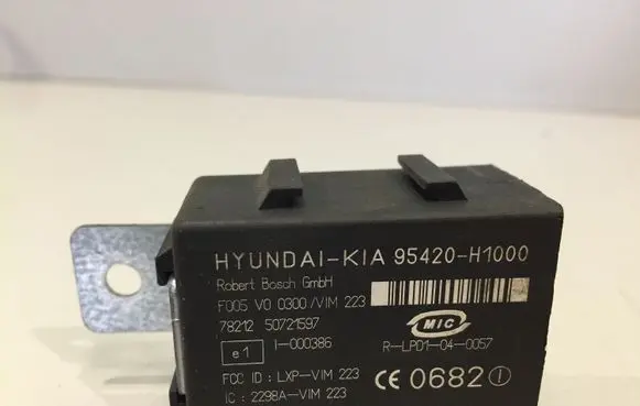 Hyundai Santa Fe Immobilizer control unit/module 95420H1000 78212 50721597