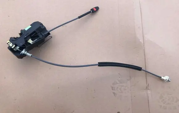 Opel Zafira A Front door lock 90561151