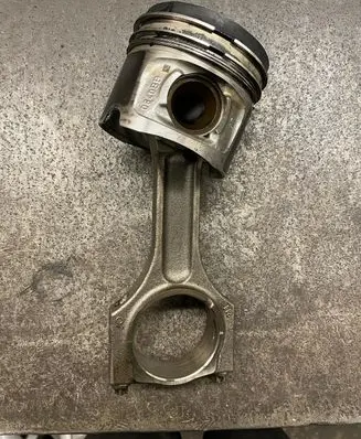 BMW 3 E90 E91 Piston with connecting rod