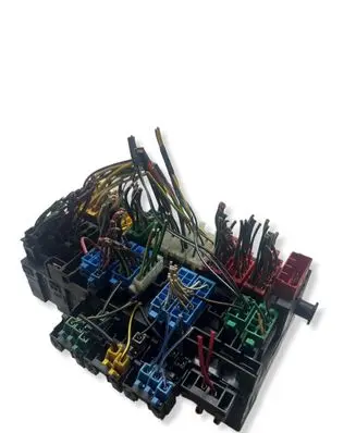 Volkswagen PASSAT B4 Fuse box set 357937039
