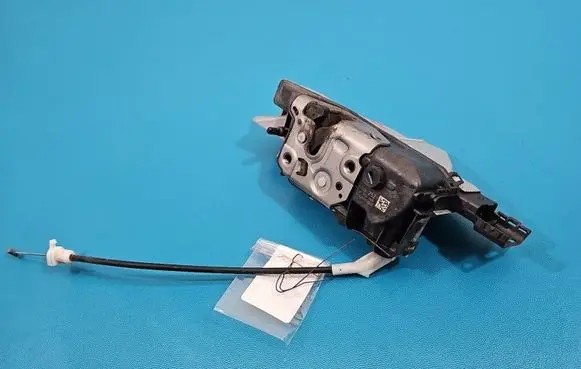 Peugeot 5008 Front door lock 006232 IMPRK1542019