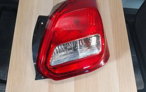 Suzuki Swift III Rear/tail lights 22059362