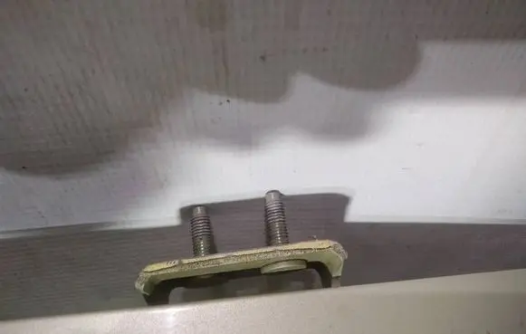 Volvo V50 Tailgate/trunk/boot hinge