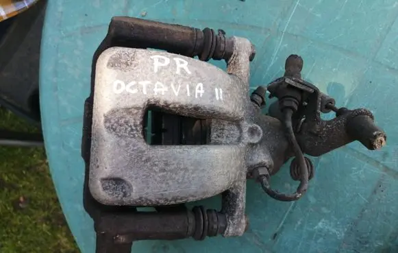 Skoda Octavia Mk2 (1Z) Rear brake caliper