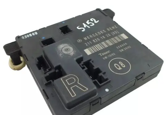 Mercedes-Benz E W212 Door control unit/module 2118201626