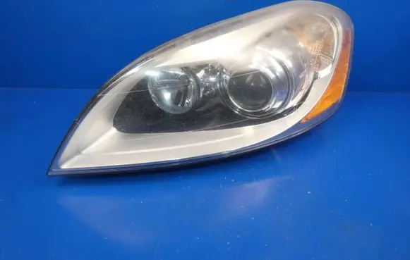 Volvo XC60 Headlight/headlamp 30763137 89902828