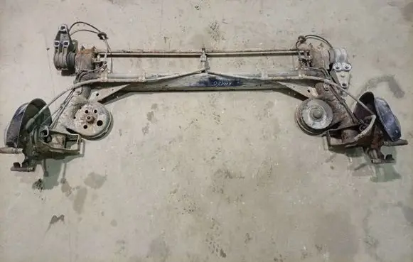 Volkswagen PASSAT B5.5 Rear subframe 