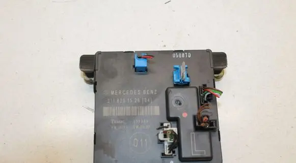 Mercedes-Benz E W211 Door control unit/module 2118201526