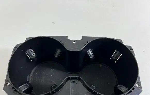 Cup holder front