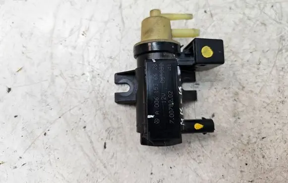Mercedes-Benz B W245 Turbo solenoid valve A0061536628