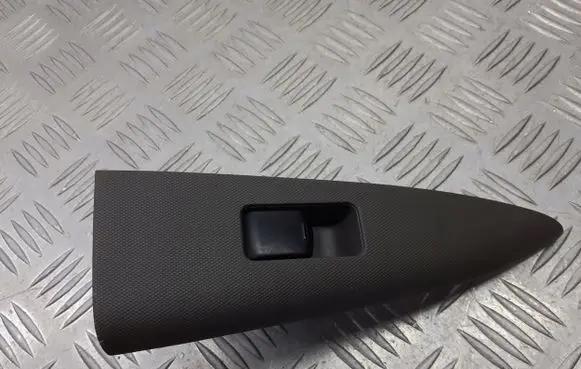 Nissan Note (E11) Electric window control switch
