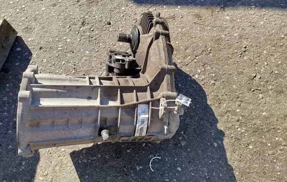 Gearbox transfer box case