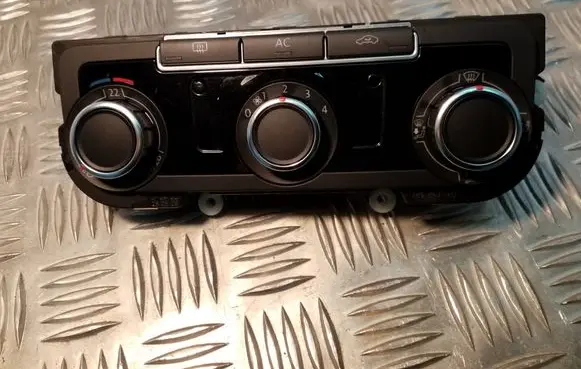 Volkswagen Golf VI Climate control unit 3C8907336H