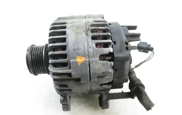 Volkswagen Touran I Generator/alternator 06F903023C