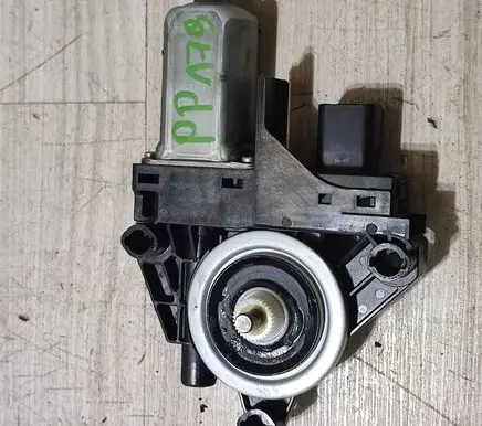 Jeep Grand Cherokee Front door window regulator motor 931400104