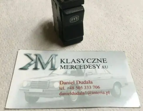 Mercedes-Benz S W126 Windscreen/window heater switch 0008206110