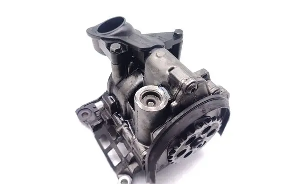 Toyota Avensis T270 Oil pump 7811924 11417811924 6244410