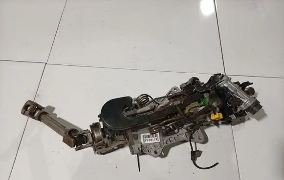 Audi A3 S3 8P Steering wheel axle 