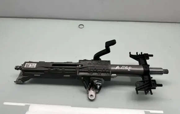 BMW 5 G30 G31 Steering wheel axle 6867225 17B076K