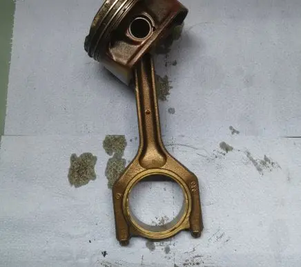 BMW X5 E70 Piston with connecting rod