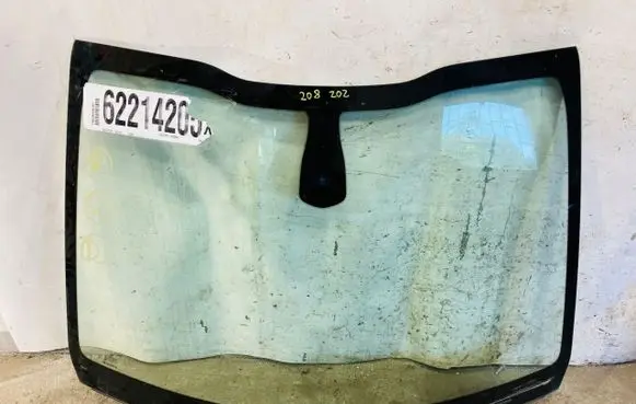 Peugeot 2008 I Front windscreen/windshield window 