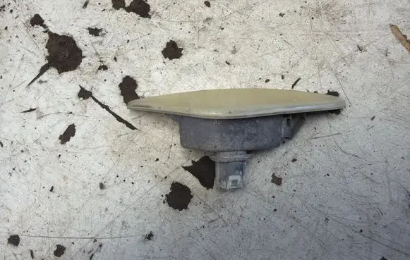 Audi A6 S6 C5 4B Front fender indicator light 69474910