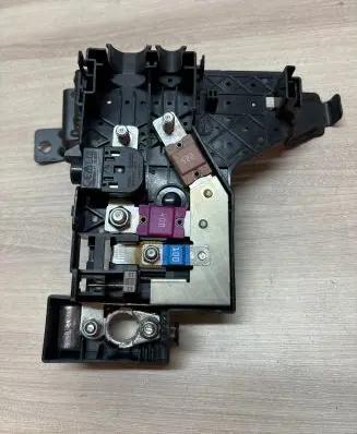Volvo S90, V90 Current control relay 18019401