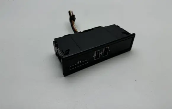 Mercedes-Benz C W205 USB socket connector A2058200126