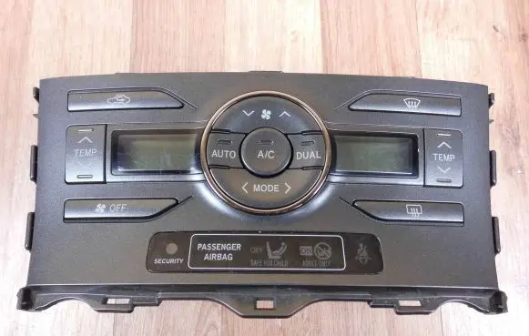 Toyota Auris 150 Climate control unit 5590002230B