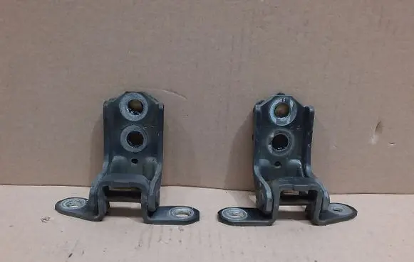 Nissan Juke I F15 Front door upper hinge 