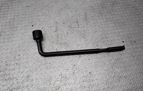 KIA Ceed Wheel nut wrench 