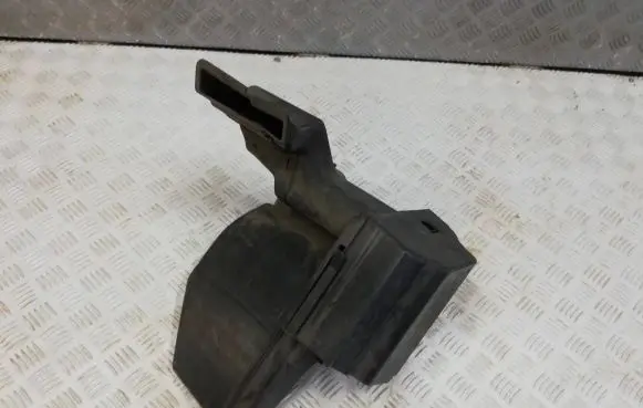 Peugeot 308 Intake resonator 9658237880