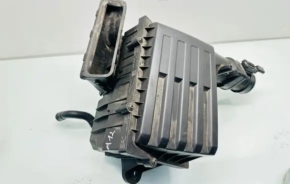 Volkswagen Touran III Air filter box 5Q0129607S 5Q0183 5QA129601L