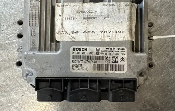 Citroen C4 I Engine control unit/module 9662670780