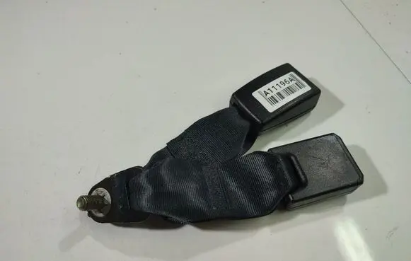 Mazda 3 I Rear seatbelt buckle 