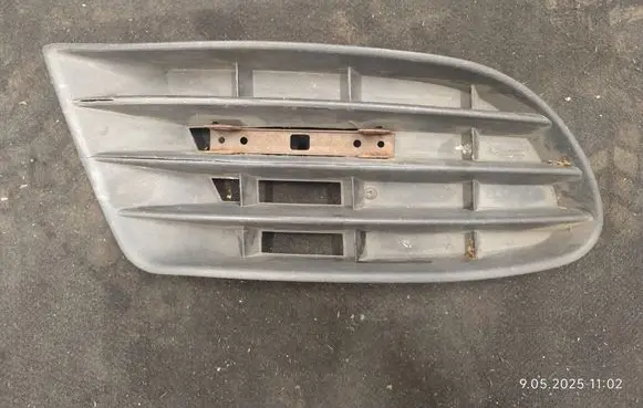 Volkswagen Golf Plus Front bumper lower grill 5M0853665