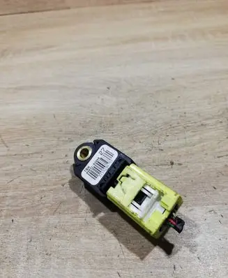 Toyota Auris 150 Airbag deployment crash/impact sensor 8983102060