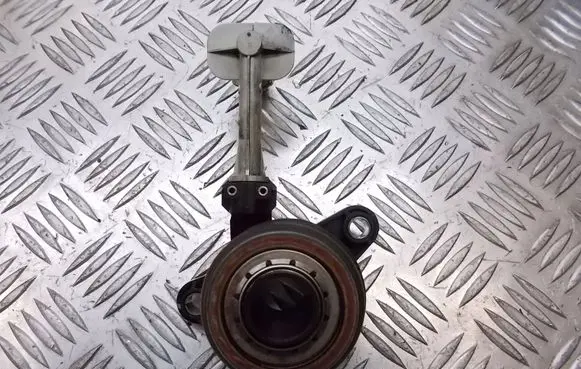 Renault Megane II Clutch release bearing slave cylinder 8200046102