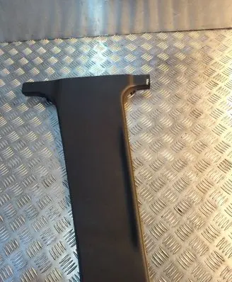 Mercedes-Benz C W204 (B) pillar trim (bottom) A2046900525 A050688