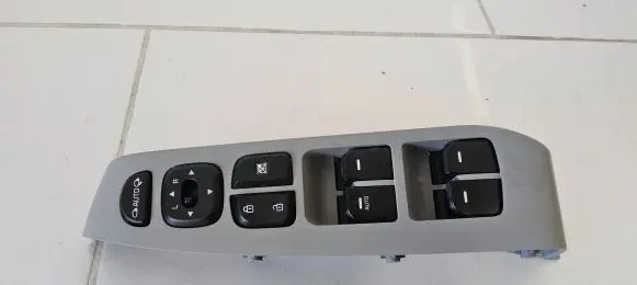 KIA Soul Electric window control switch 299130661