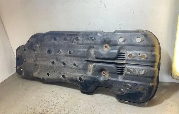 Toyota Hilux (AN10, AN20, AN30) Fuel tank bottom protection 776410K050
