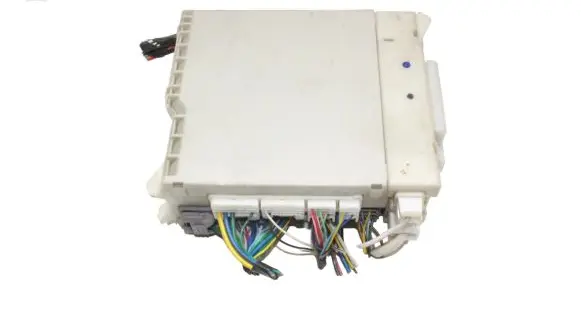 Lexus GS 300 350 430 450H Fuse module 8273030631