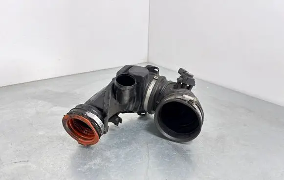 Mercedes-Benz C W205 Air intake hose/pipe A6510903542