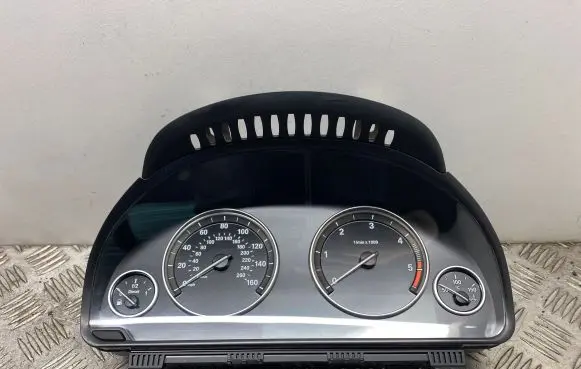 BMW 5 F10 F11 Speedometer (instrument cluster) 9227616