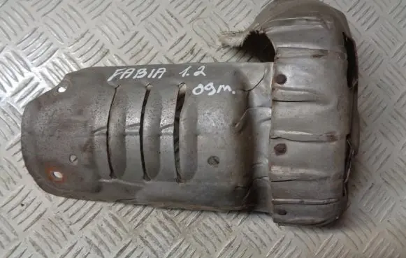 Skoda Fabia Mk2 (5J) Exhaust heat shield 03D253041H