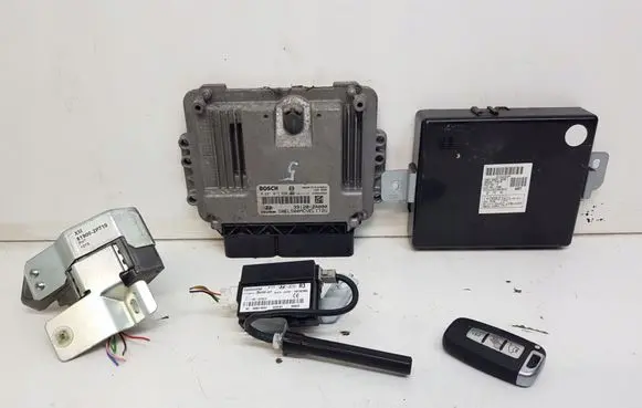 Hyundai ix35 Engine ECU kit and lock set 39120-2A000