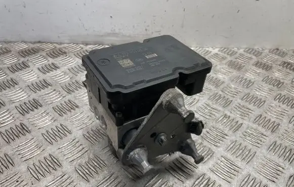 Mercedes-Benz C W204 ABS Pump A1729014000 A1724314212
