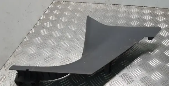Foot area side trim
