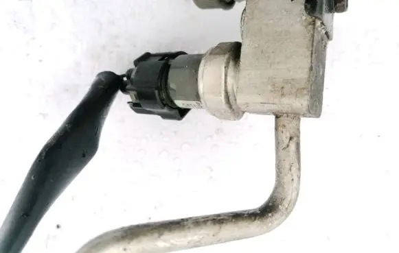 Air conditioning (A/C) pressure sensor