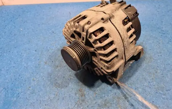 BMW 5 E60 E61 Generator/alternator 8507625